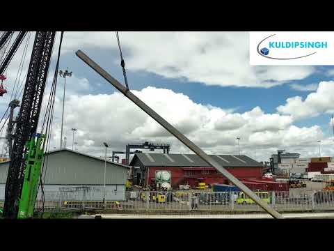 Heien van palen door Kuldipsingh Infra