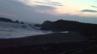 preview picture of video 'Playa Faro de Bucerias, Michoacan, al crepusculo'