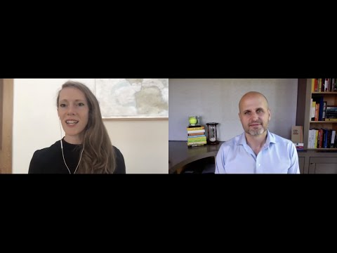 How Leaders can Open Up to Their Teams Without Oversharing