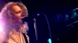 Melissa auf der Maur - Real a lie (live)