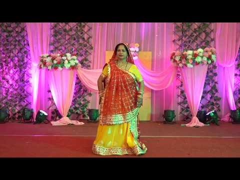 Dance performance by mother in law (Chanda hai tu + pyaari bahuraani) dedicated to bride and groom