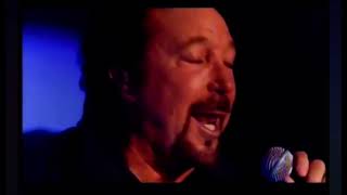 Chicane feat. Tom Jones - Stoned in Love (Live from Top Of The Pops 30.04.2006)