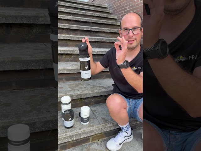 Vídeo relacionado con Science in Sport Botella deportiva amarilla 800ml - Con práctico sistema Easy Mix, Bidón para ciclismo, fitness, senderismo y trabajo, Apto para lavavajillas