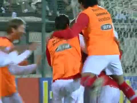 Gol de Zé Roberto - Atlético-MG x Inter - 30/06/2011