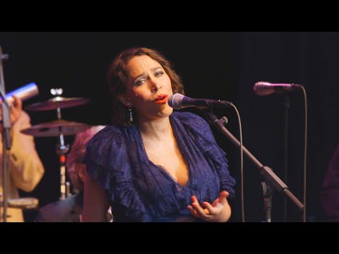 U plavu zoru - Pink Martini ft. China Forbes