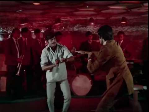Bombay To Goa Comedy Scenes - Amitabh Bachchan & Shatrughan Sinha's Fight Scene