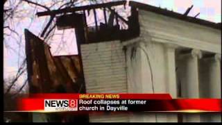 preview picture of video '2 escape Dayville collapse'
