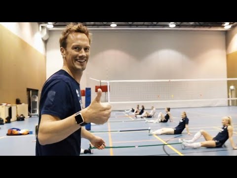 DANSEN als VOLLEYBAL WARMING-UP!?💃🏼🏐 De unieke aanpak van Rett Larson | TeamNL