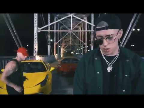 download lagu mp3 mp4 Me Compre Un Panamera, download lagu Me Compre Un Panamera gratis, unduh video klip Me Compre Un Panamera