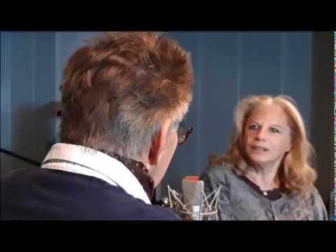 Julia and The Lovebirds: Penny McLean - im tiefen Gespräch