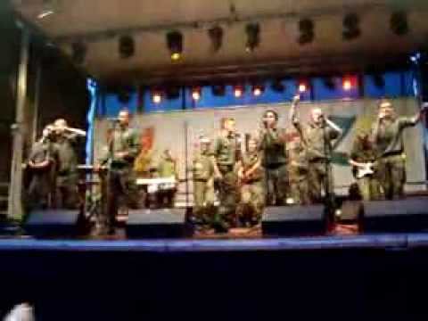 PVVMSK Puolustusvoimien Varusmiessoittokunnan Show Band - Gangnam Style