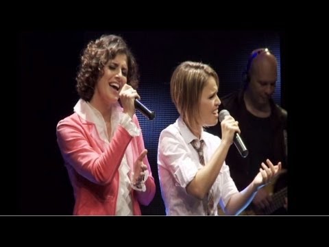 Nossa Prece (the Prayer) video
