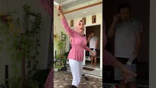 gunung gede mama muda cantik