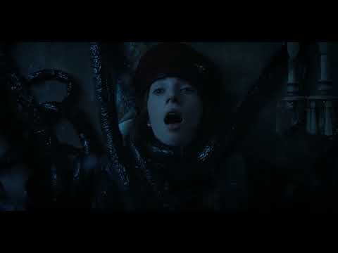 robin, nancy and steve get caught in the vines at creel's house