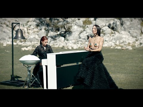 Giolì & Assia - YOUNG FOREVER [Acoustic @Alcara Li Fusi]