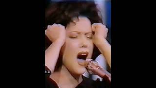 80s Antonella Ruggiero CANTA LIVE ACUTO SENZA PRENDERE FIATO !!!