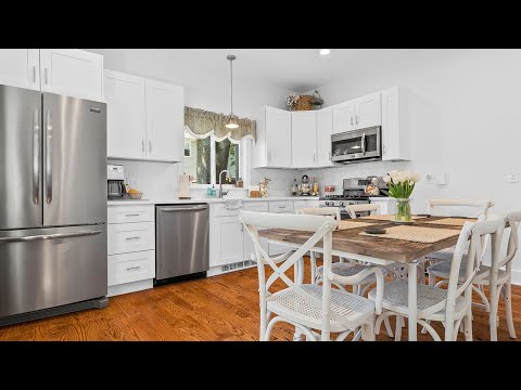 Single-Family Home in Magoun Square! - Santana Team