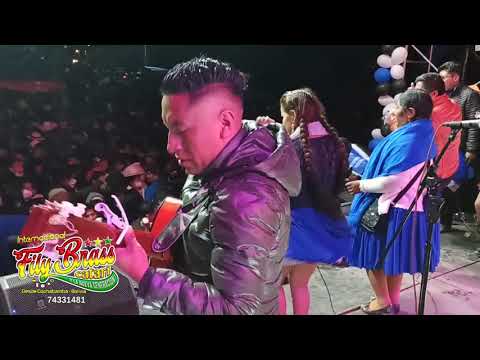 Fily Brass Catari y La Nueva Generación Dos Cerveza en vivo.