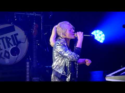 Metric - Doomscroller @ Tivolivredenburg Utrecht (1/9)