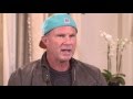 Chad Smith (RHCP) bekijkt de affiche van Rock Werchter