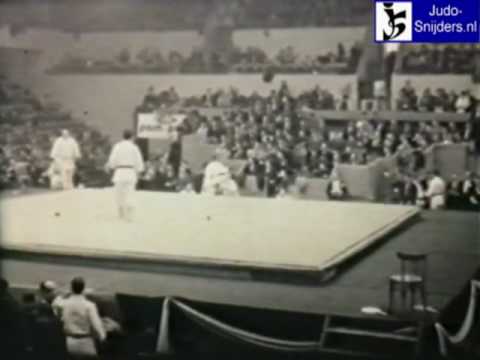 Judo 1961 Paris: Lutz (SUI) - Nunes (POR) [open]