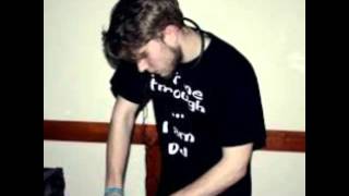 Download lagu TOM BOXER feat MORENA BANG mp3 Download lagu TOM BOXER feat MORENA BANG mp3