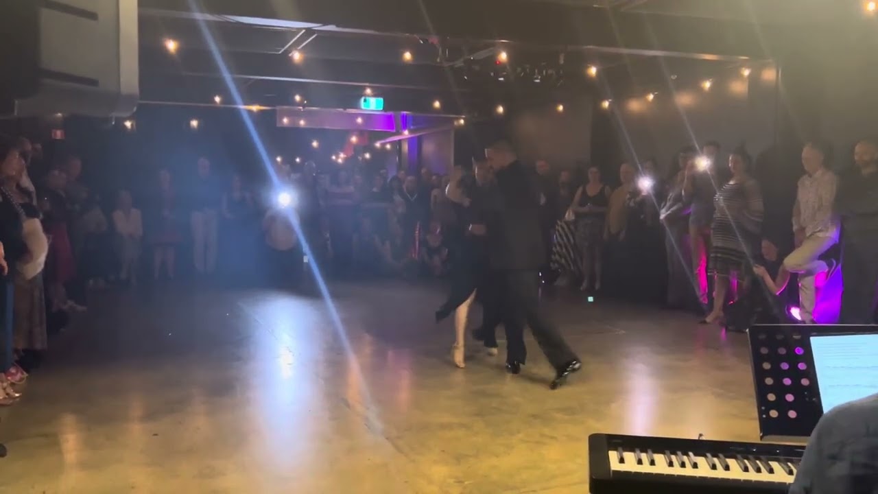 Sumire Muramoto &Leandro Haeder Tango impro. -1/2 - El Día Que Me Quieras by AsatoPais-