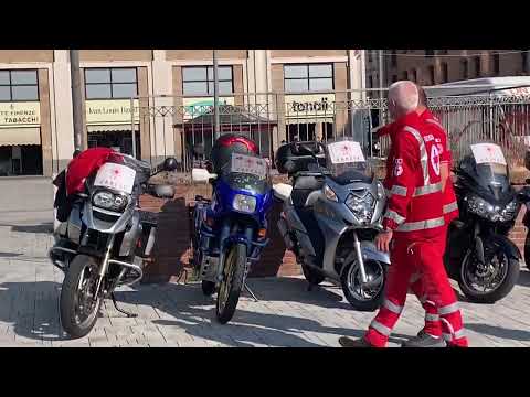 La partenza della motoadunata alpina 2022