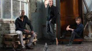 Mike and the Mechanics - Reach Out (Touch the Sun)