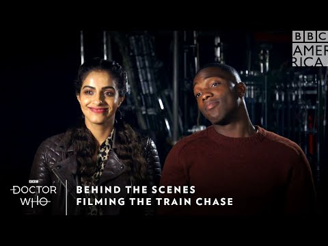 トレインチェイスの撮影｜ドクター・フーの舞台裏｜日曜20時から｜BBCアメリカ (Filming the Train Chase | Behind the Scenes of Doctor Who | Sundays at 8pm | BBC America)
