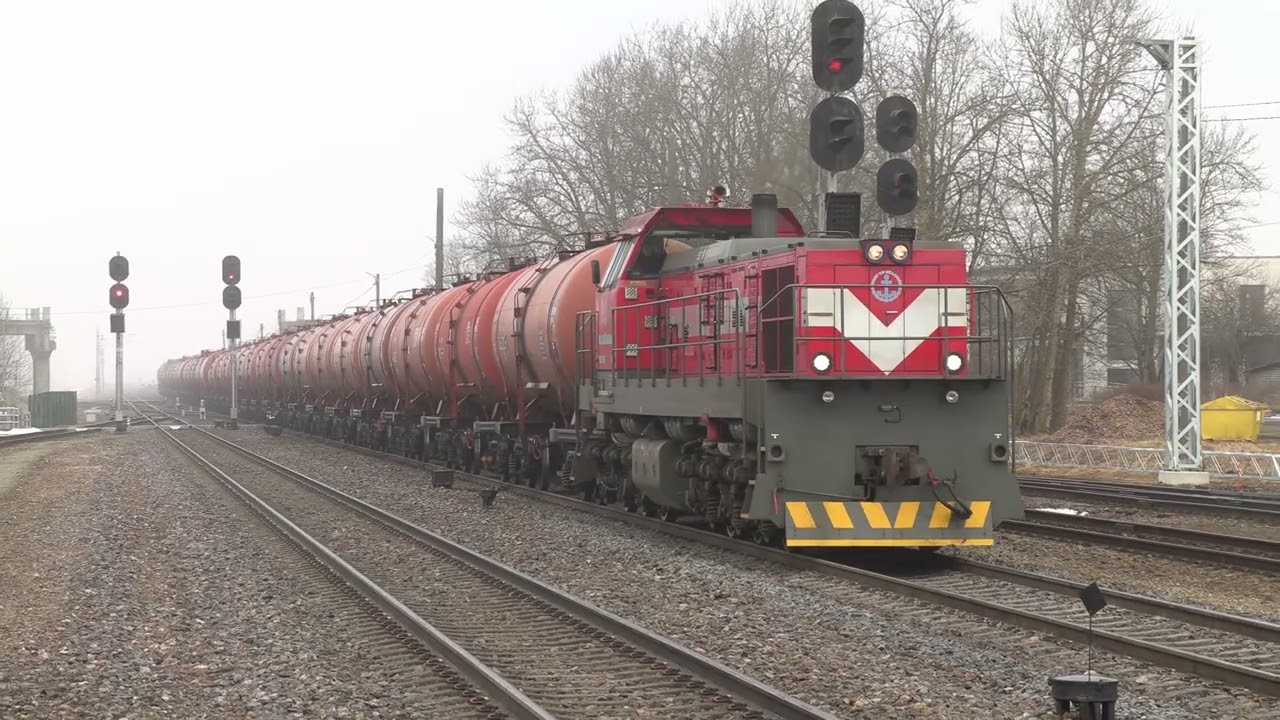 Тепловоз ТЭМ ТМХ-043 на ст. Вайвара / TEM TMH-043 at Vaivara station