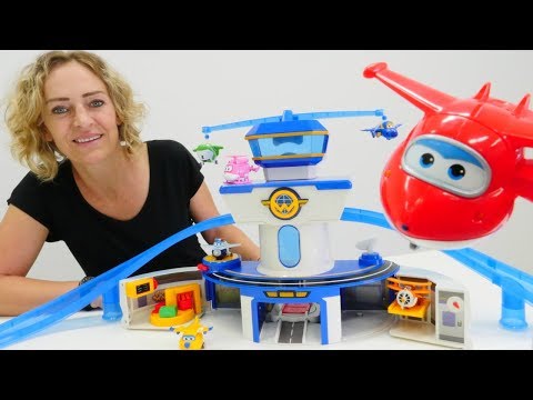 Wir packen Spielzeug aus - Ein neuer Flughafen für das Super Wings Team