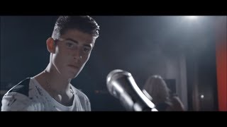 Robin - Yö kuuluu meille ft. Santa Cruz, Nikke Ankara, Brädi, Jussi 69 (Sanat)