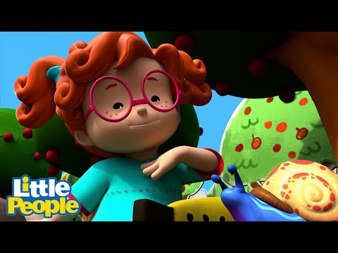 Distraction Misses the Action | Preschool Learning | Little People – Fisher Price - Kids TV Series, Kingdom Kids Zone - Little People - Fisher Price