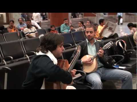 Yamandu Costa and Danilo Brito - Indian tour - Guhawati airport