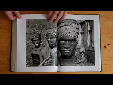 Sebastião Salgado: Workers (Aperture, 1993)