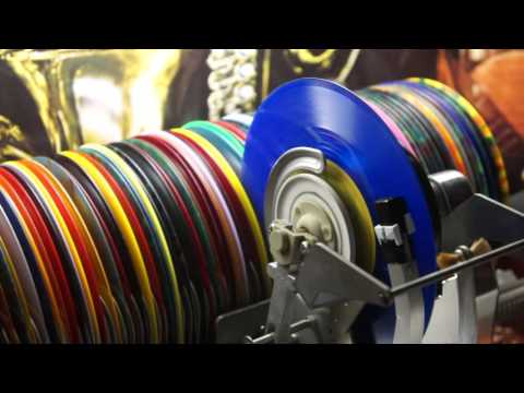 Jonnie's Jukebox Plays: Back Stabbers - O'Jays 1972. Blue Vinyl 45rpm-Record Collection