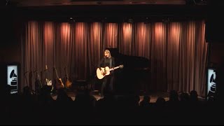 Taylor performs Blank Space at The GRAMMY Museum...