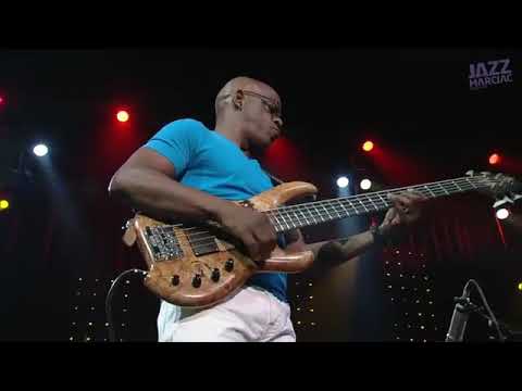 Scott Ambush bass solo(with Spyro Gyra)