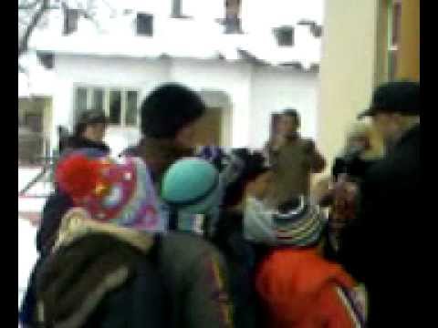 DOMNUL PRIMAR ESTE COLINDAT DE ELEVII SCOLII SCRIOAŞTEA -20 DECEMBRIE 2012