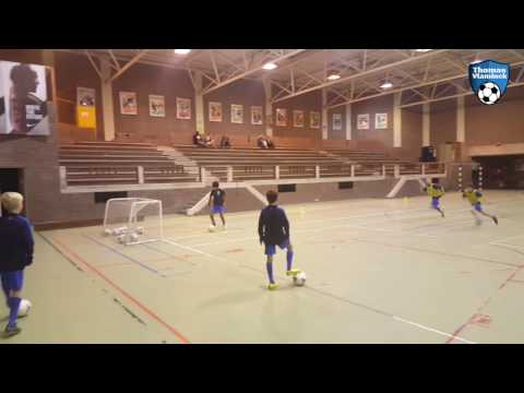 Meerderheidssituatie uitspelen - 3v2