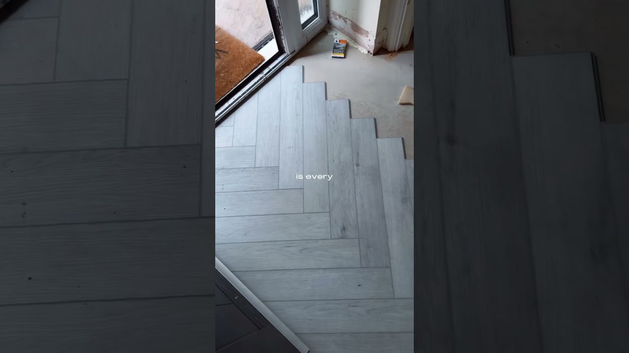 Light Grey Oak Herringbone: The Ultimate Luxury Vinyl Click Flooring!