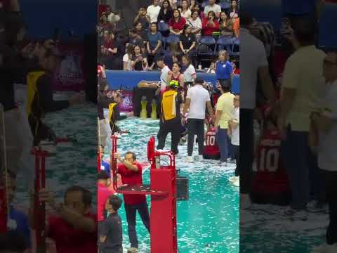 AV nilapitan si Coach Shaq, kinomfort rin si Vanie. So humble phenom #alyssavaldez