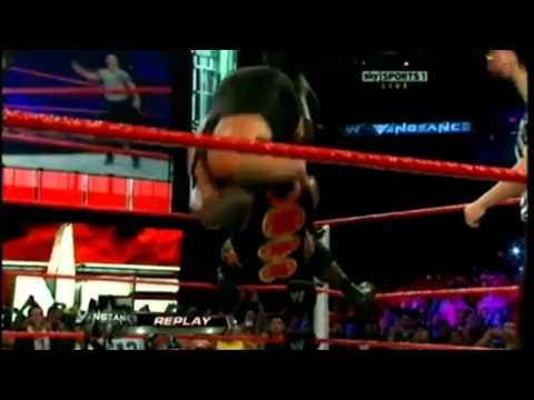 The Big Show Vs. Mark Henry at Vengeance 2011 (World Heavyweight Championship) [HD]