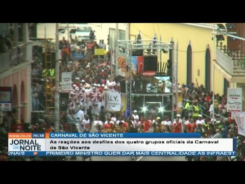 A festa começou com uma homenagem do Grupo Vindos do Oriente a Lilly Freitas e à sua filha Celly