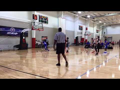 CINCINNATI ROYALS BLUE 2023 gets the victory over OHIO BUCKETS, 46-43 - Bearcat Classic