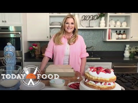 Make Trisha Yearwood's Old-Fashioned Strawberry Shortcake | TODAY