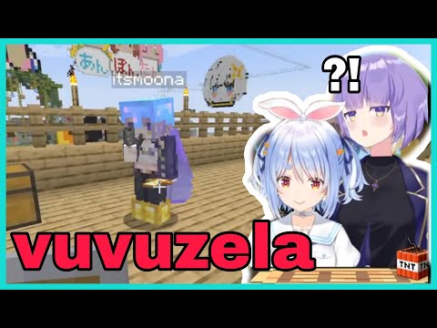 Moona Laughed At Pekora Vuvuzela | Minecraft [Hololive/Eng Sub]