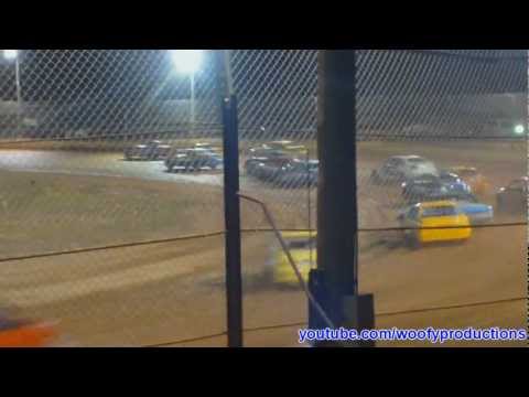 Modified Sedan Ford VS Holden RD6 A-Main - Makit Narrogin Hardware Speedway