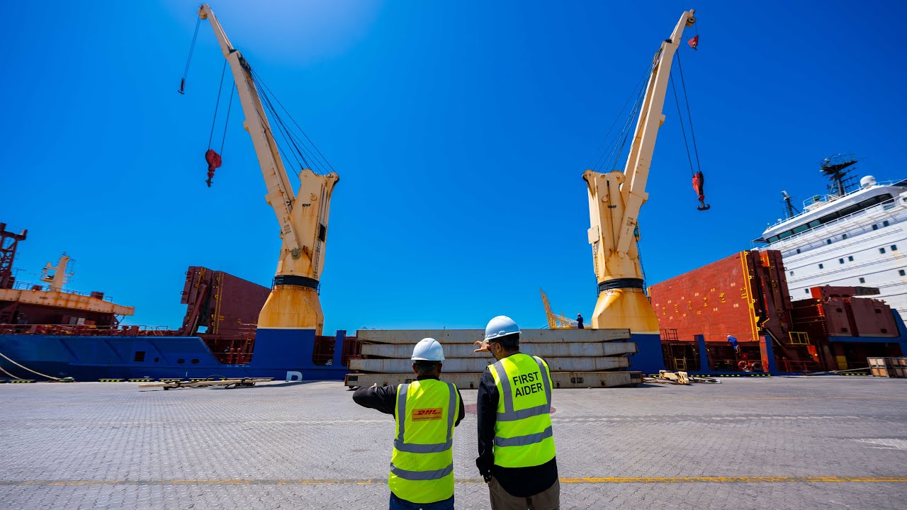 Maltrans Logistics & M.G International Cargo lifting at Jebel Ali Port